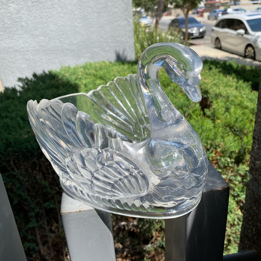 vintage Regaline clear acrylic/lucite swan planter bowl (Item 432)